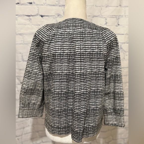 Apostrophe snap closure Black And White coat jacket Size 6 - Picture 5 of 7